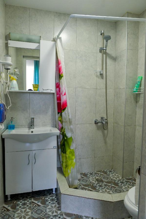 Family Нotel Banuri Kutaisi Dış mekan fotoğraf