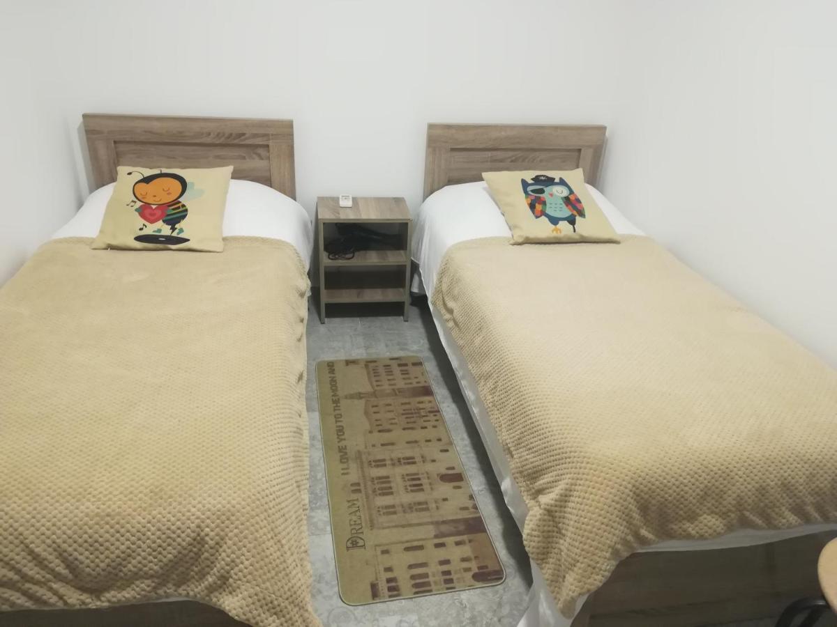 Family Нotel Banuri Kutaisi Oda fotoğraf