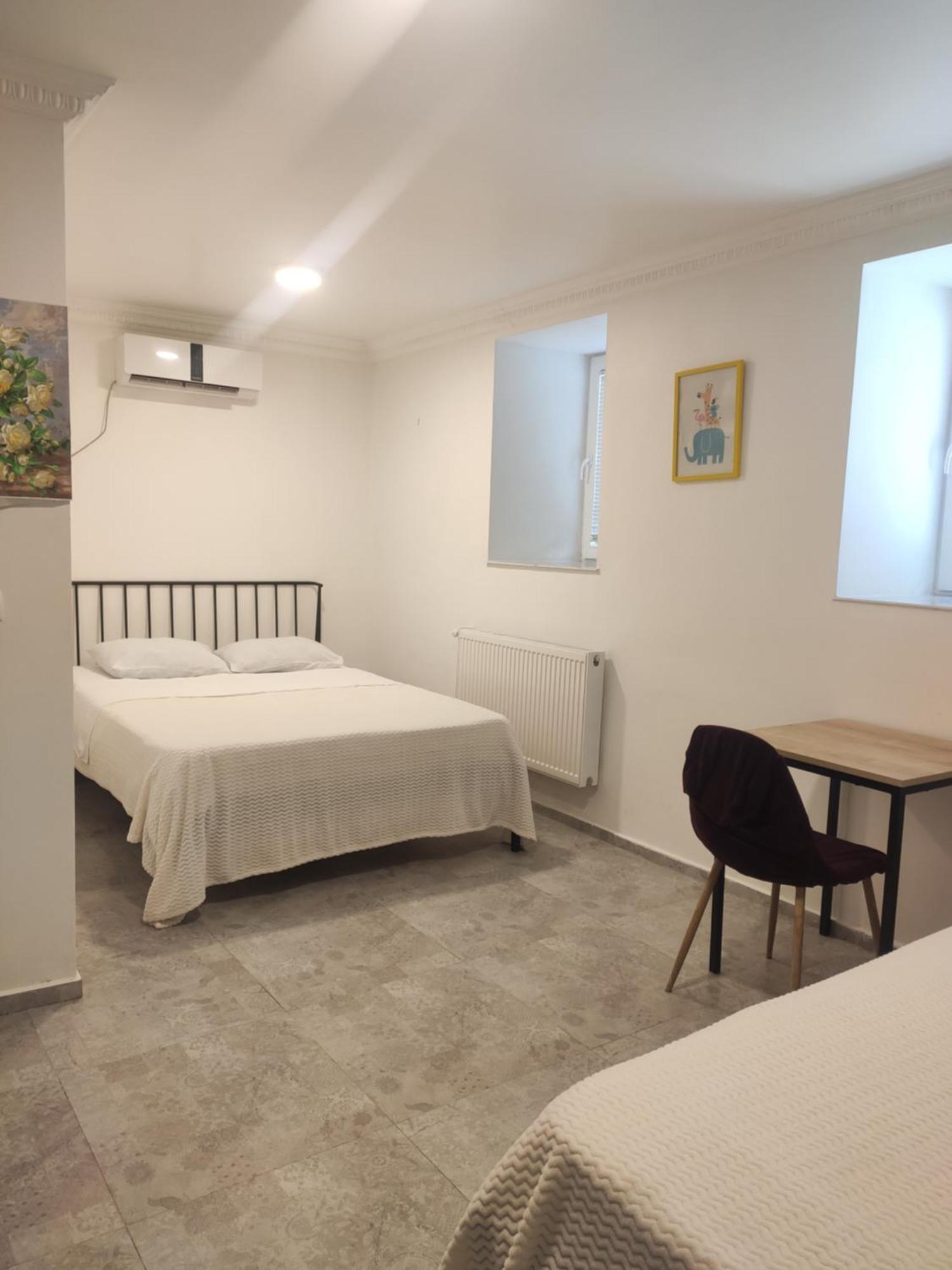 Family Нotel Banuri Kutaisi Oda fotoğraf