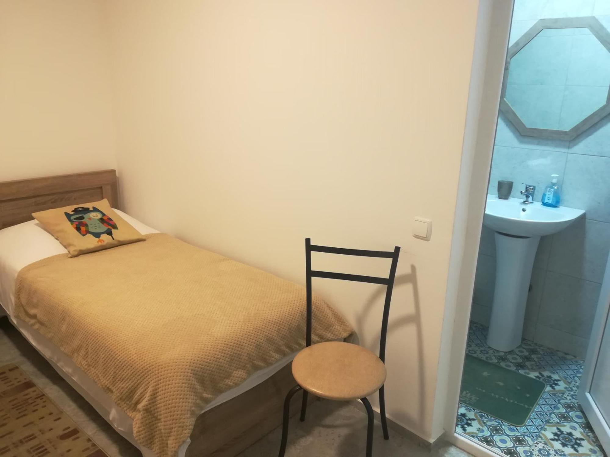 Family Нotel Banuri Kutaisi Oda fotoğraf