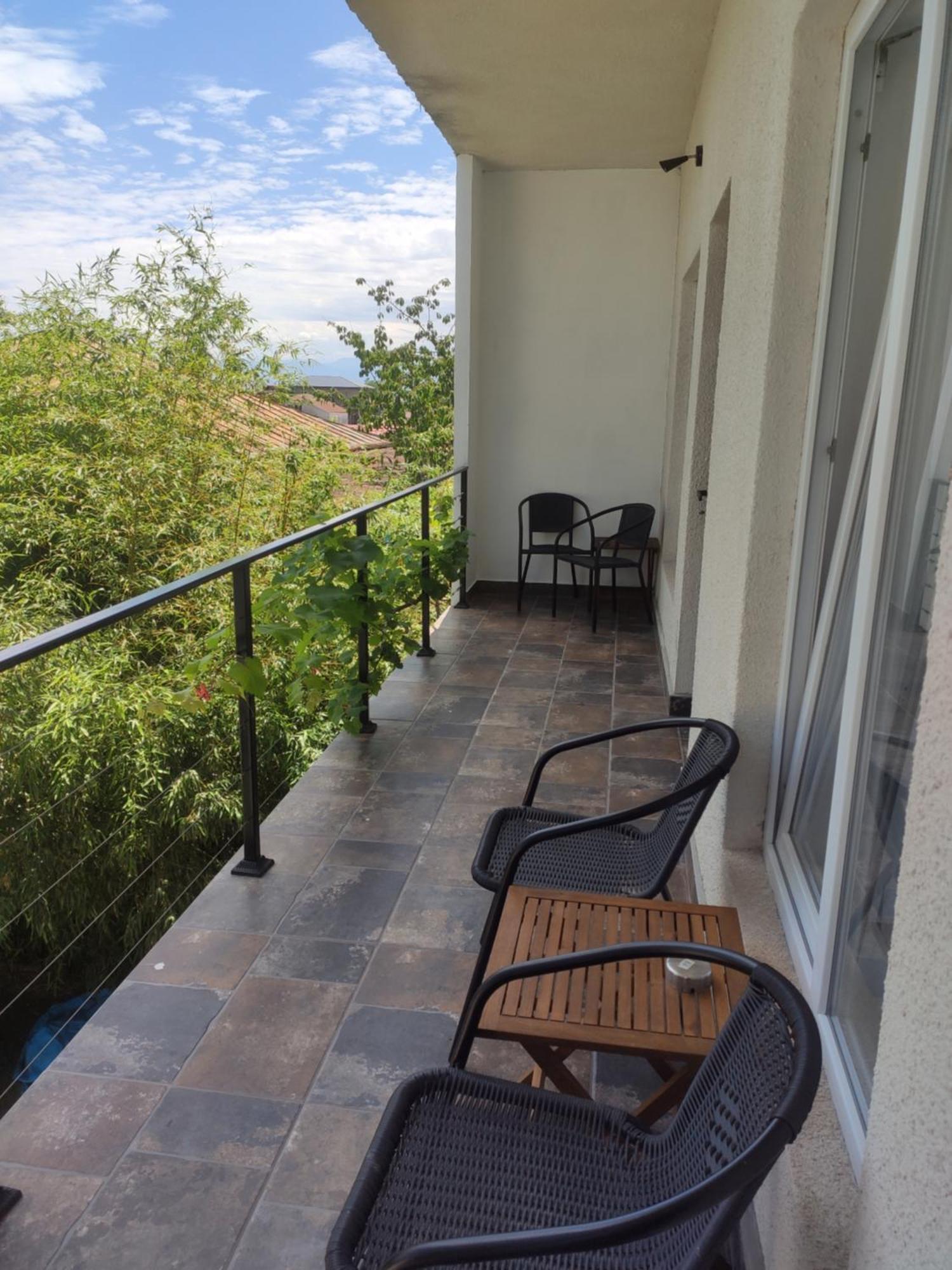 Family Нotel Banuri Kutaisi Oda fotoğraf