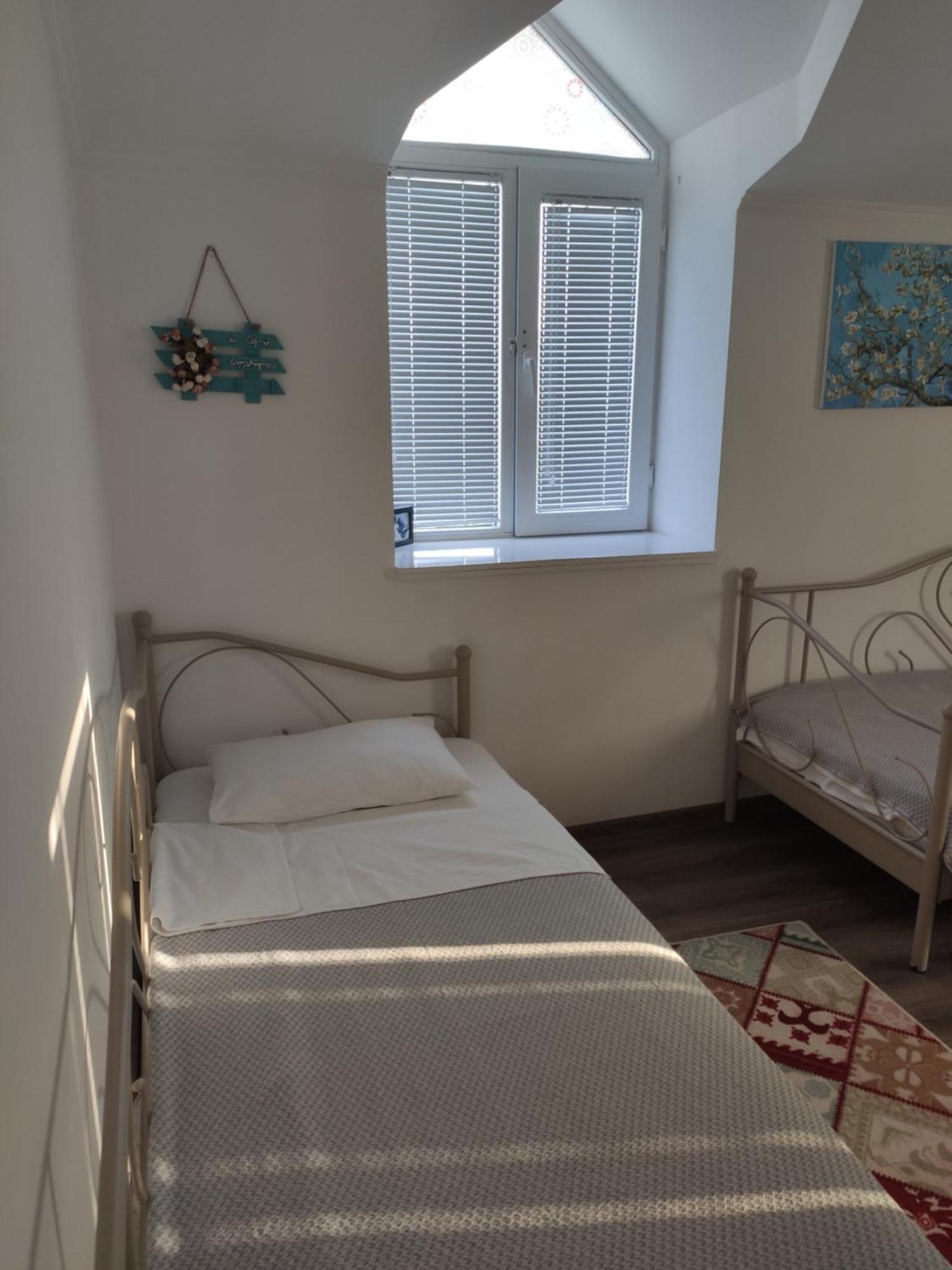 Family Нotel Banuri Kutaisi Oda fotoğraf
